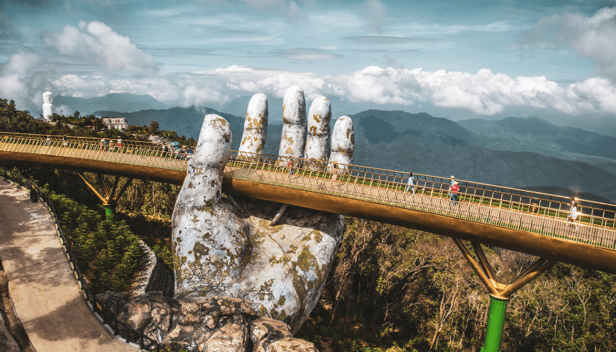 Những đồ dùng cần chuẩn bị khi lên đồi Bà Nà Hills là gì?
